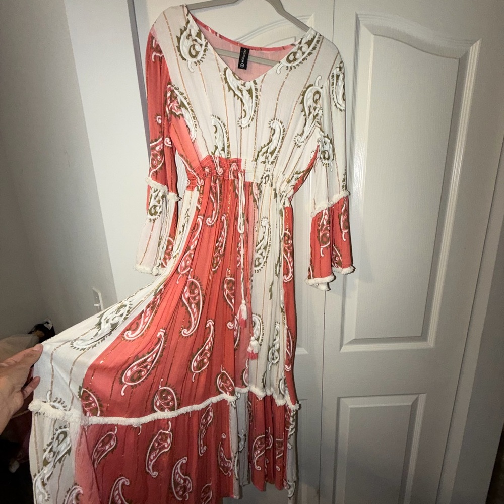 Elegant Paisley Maxi Dress - Red and White - Picture 3 of 3